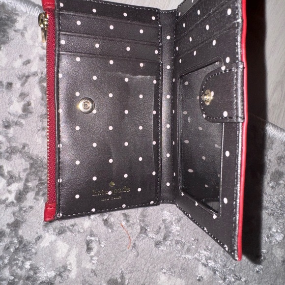 Like new red Kate spade come crossbody with matching wallet - Picture 7 of 8